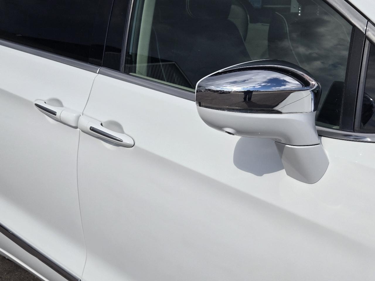 Chrysler Pacifica Limited FWD 2022