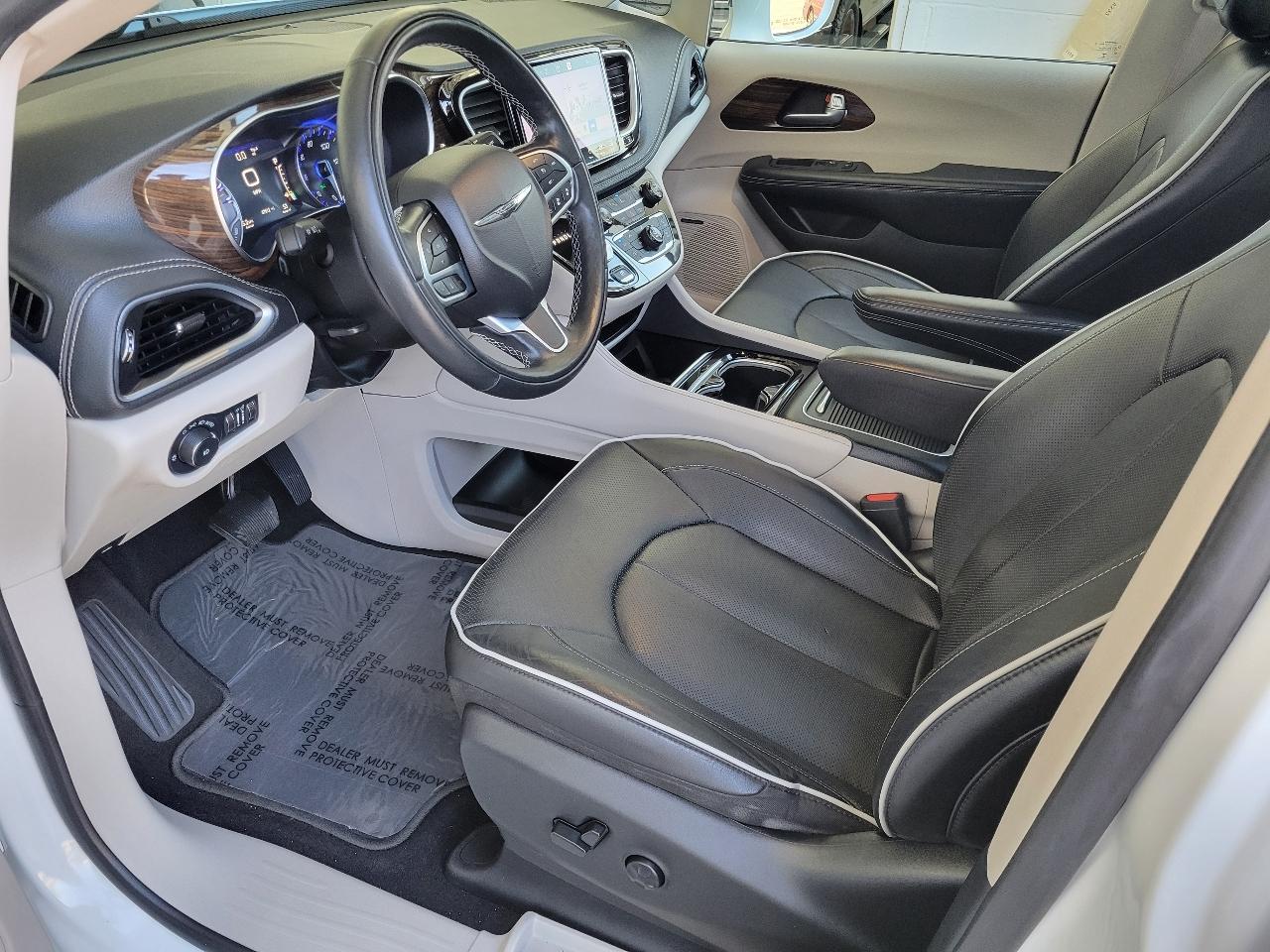 Chrysler Pacifica Limited FWD 2022