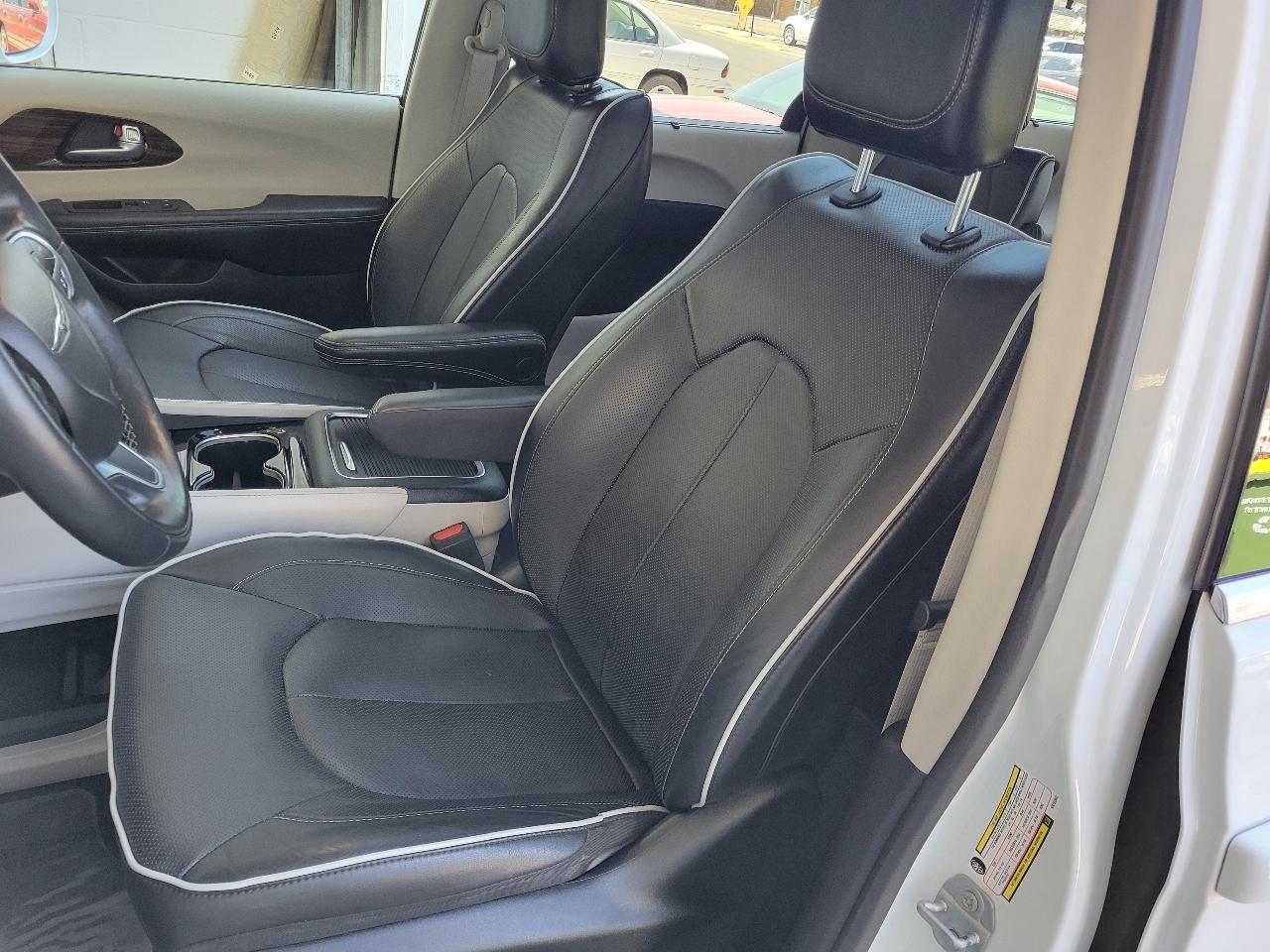 Chrysler Pacifica Limited FWD 2022