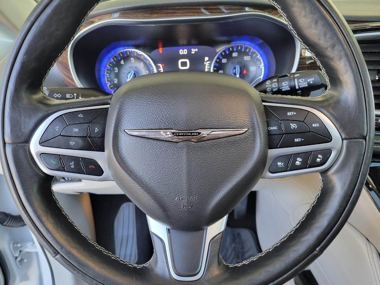 Chrysler Pacifica Limited FWD 2022