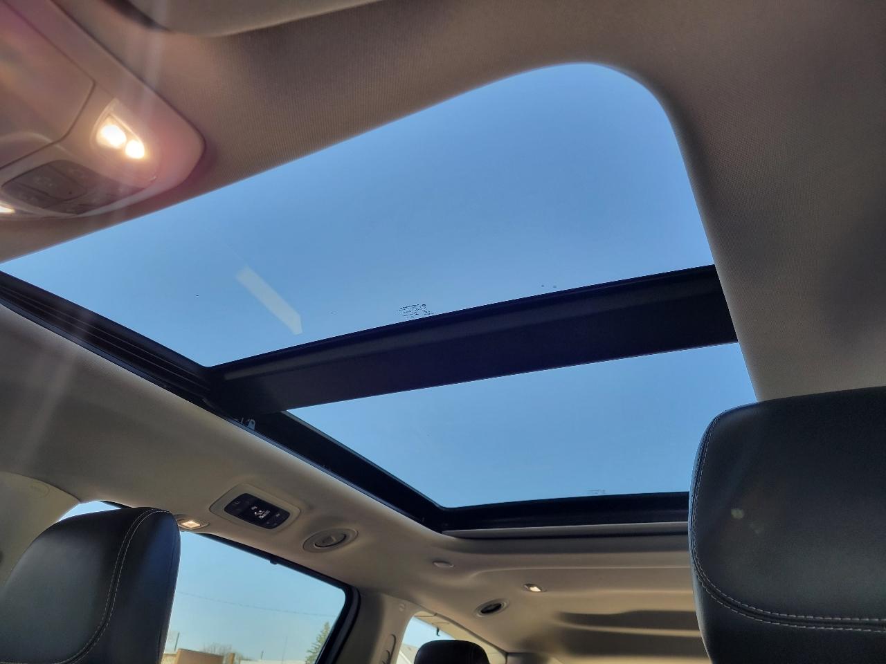 Chrysler Pacifica Limited FWD 2022