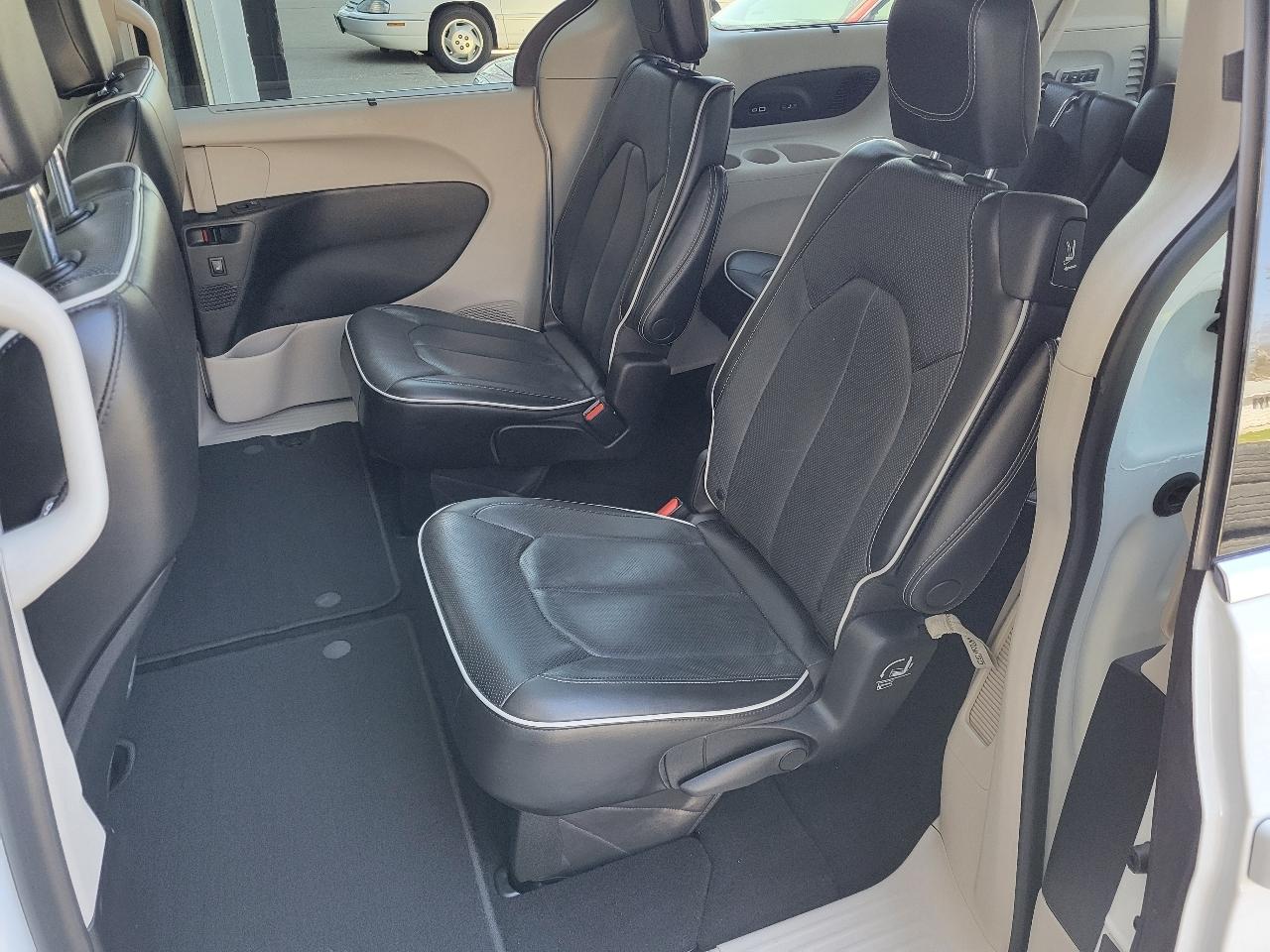 Chrysler Pacifica Limited FWD 2022