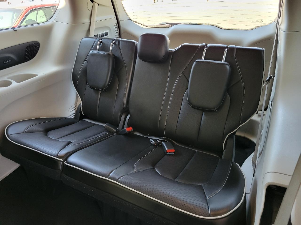 Chrysler Pacifica Limited FWD 2022