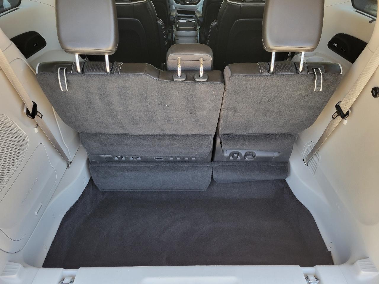 Chrysler Pacifica Limited FWD 2022