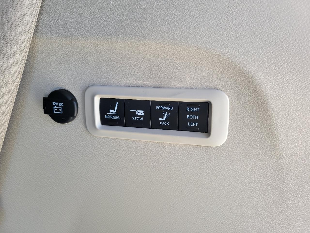 Chrysler Pacifica Limited FWD 2022