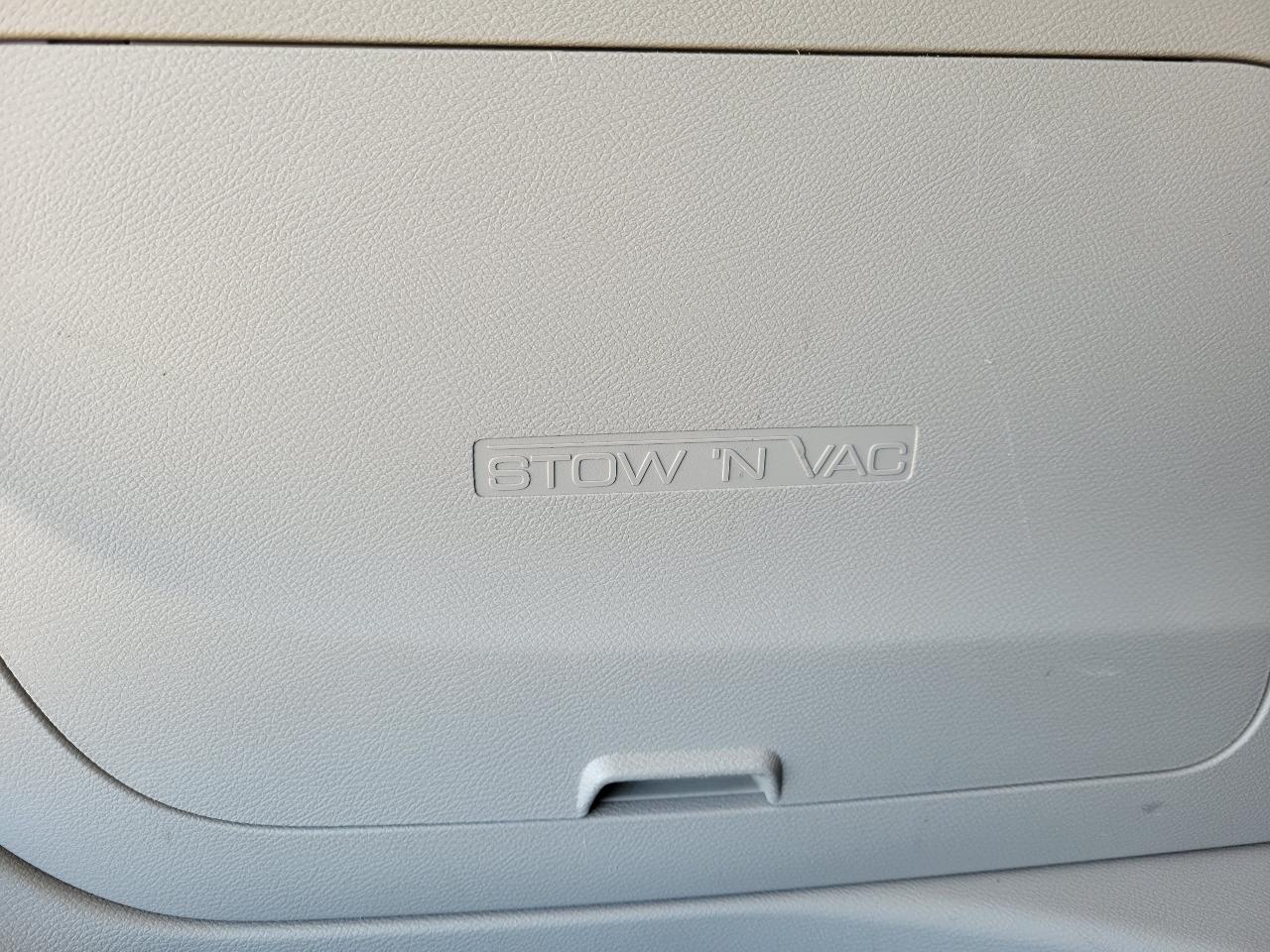 Chrysler Pacifica Limited FWD 2022