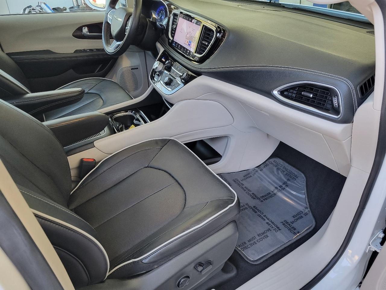 Chrysler Pacifica Limited FWD 2022