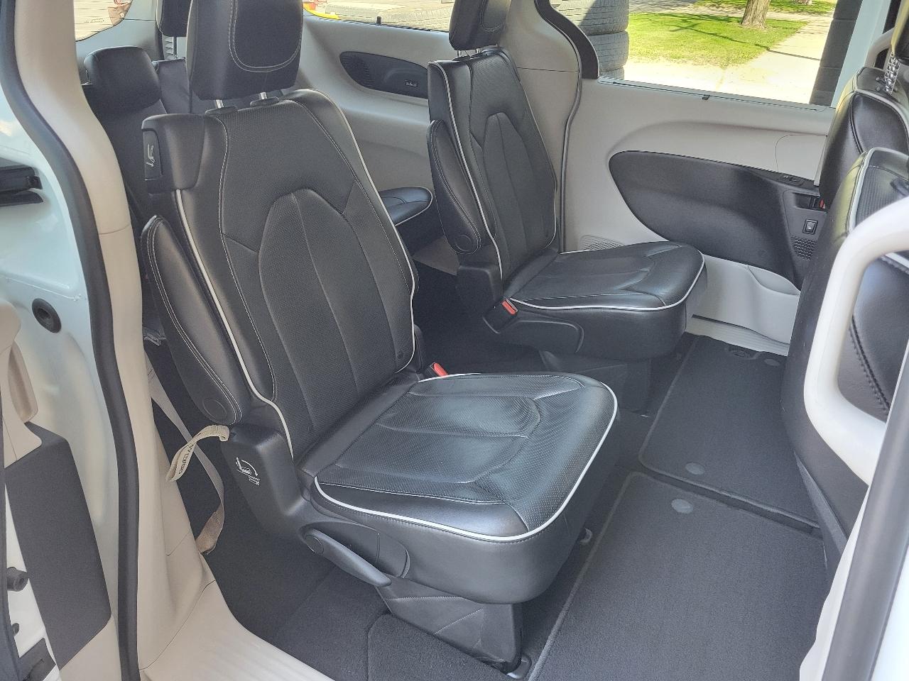 Chrysler Pacifica Limited FWD 2022