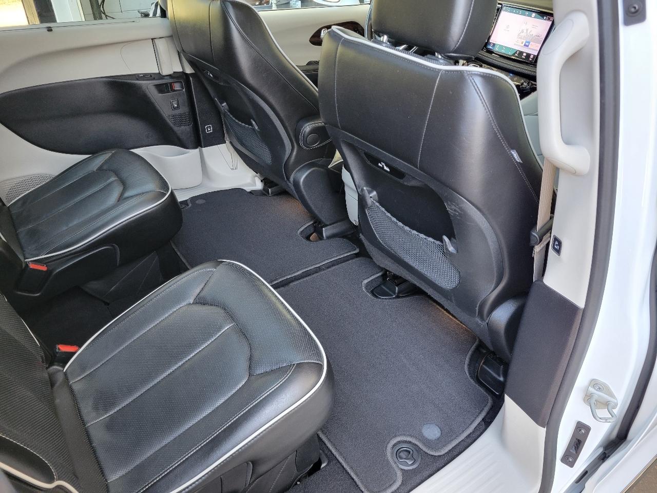 Chrysler Pacifica Limited FWD 2022