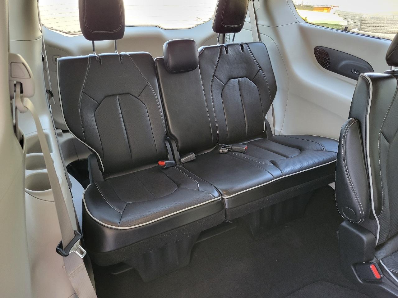 Chrysler Pacifica Limited FWD 2022