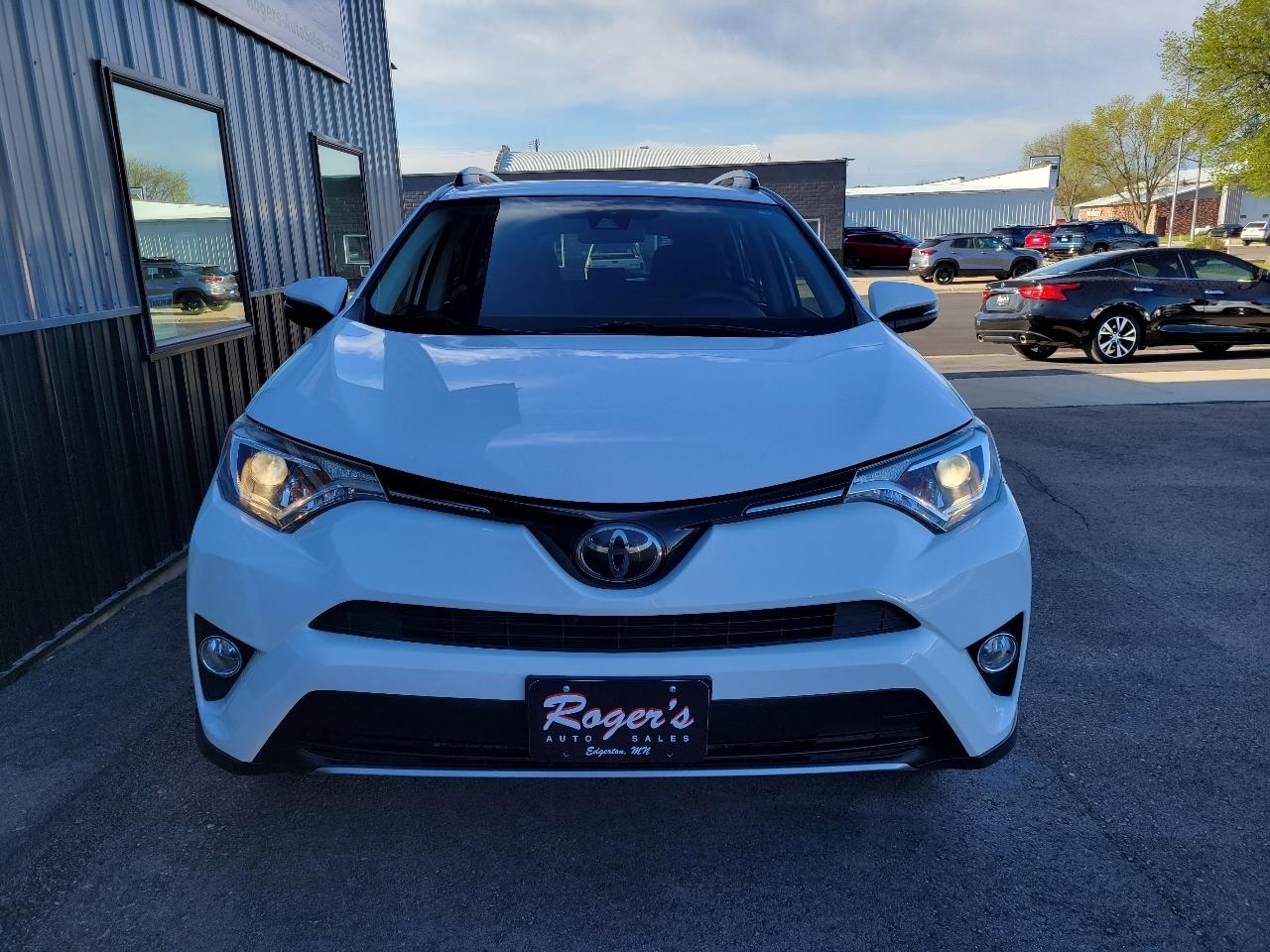 Toyota RAV4 AWD XLE 2018
