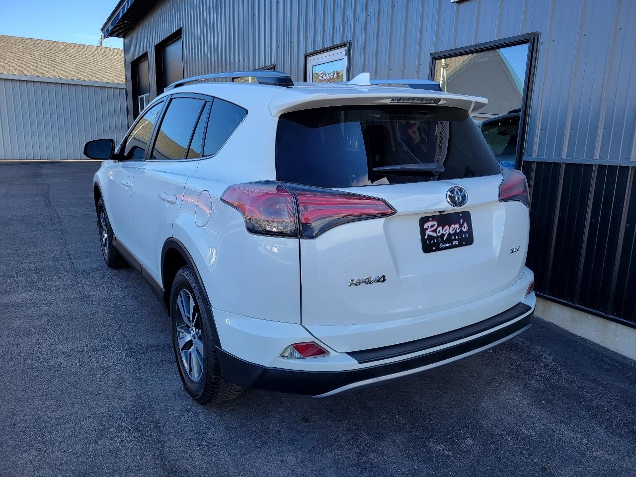 Toyota RAV4 AWD XLE 2018