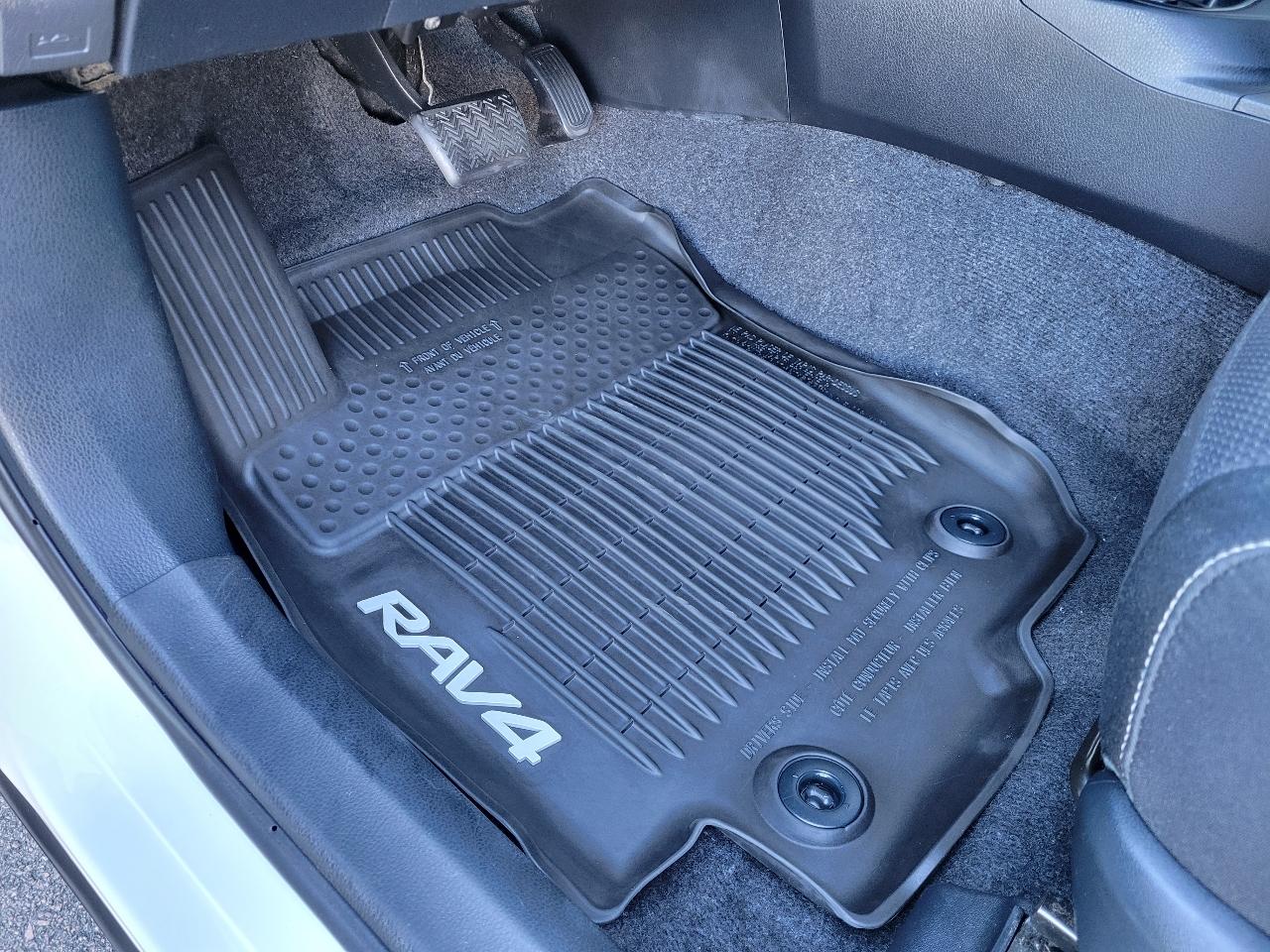 Toyota RAV4 AWD XLE 2018