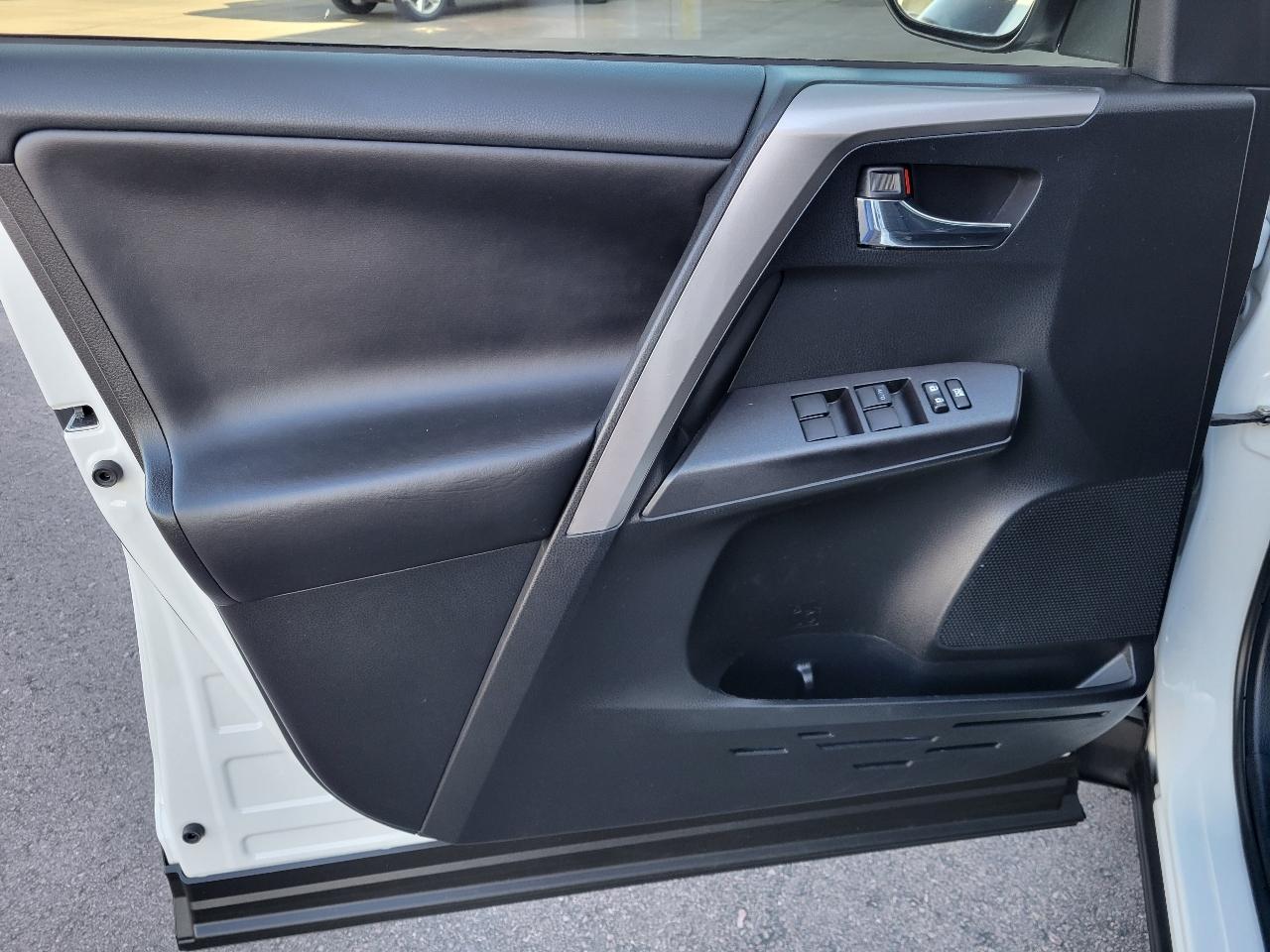 Toyota RAV4 AWD XLE 2018