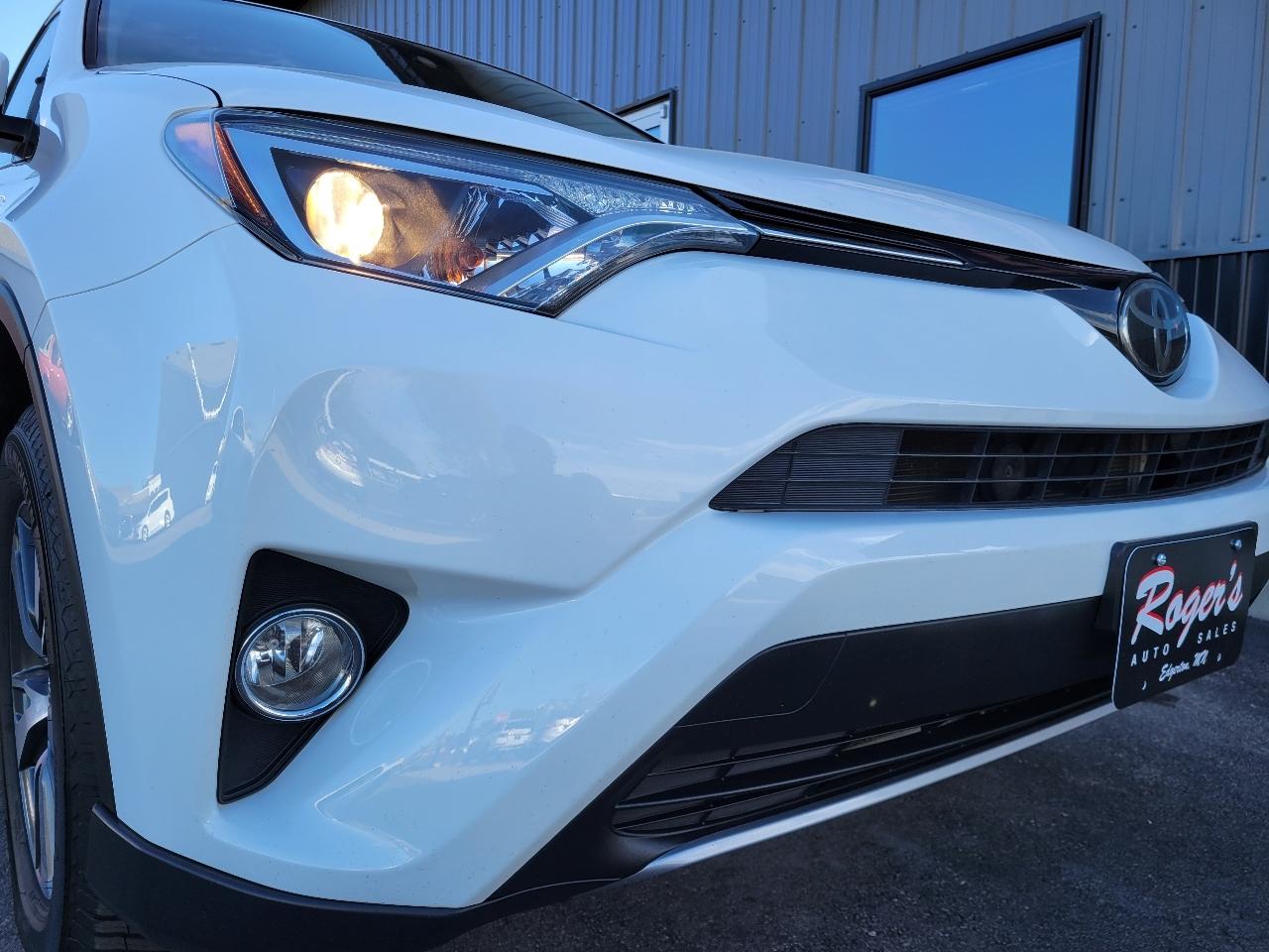 Toyota RAV4 AWD XLE 2018