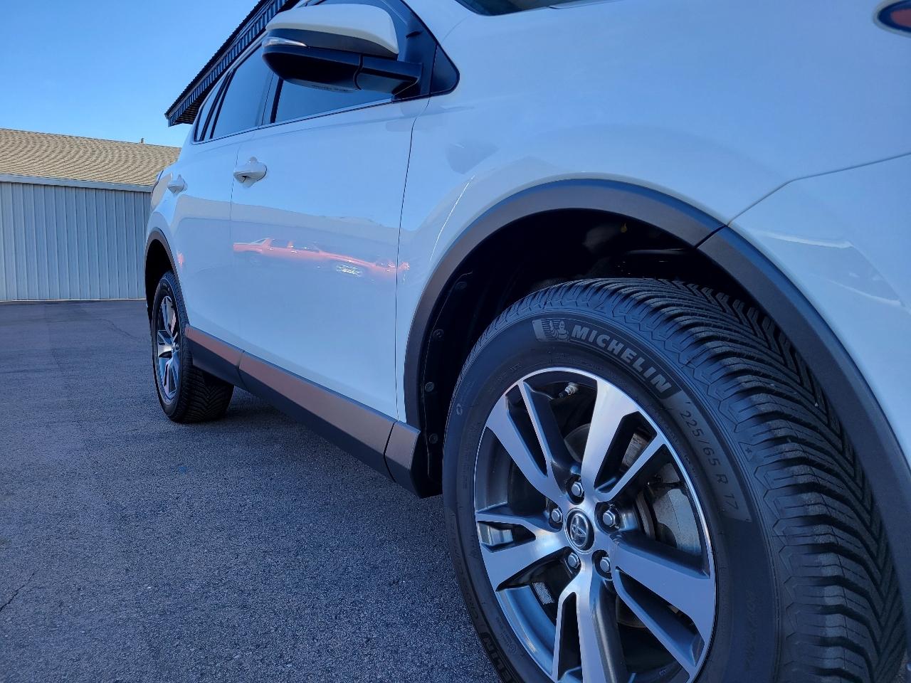 Toyota RAV4 AWD XLE 2018