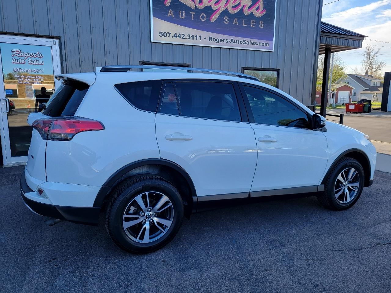 Toyota RAV4 AWD XLE 2018