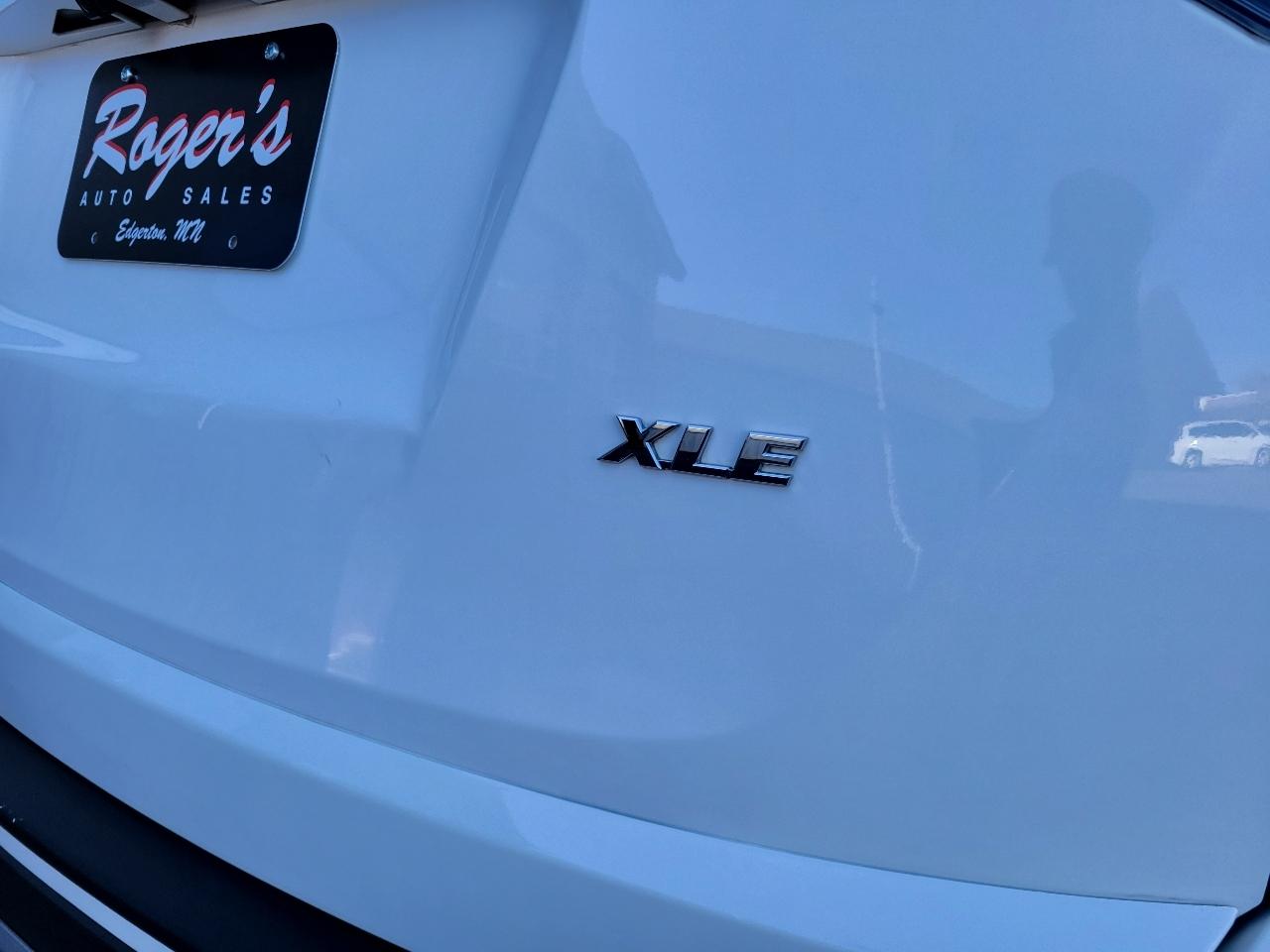Toyota RAV4 AWD XLE 2018