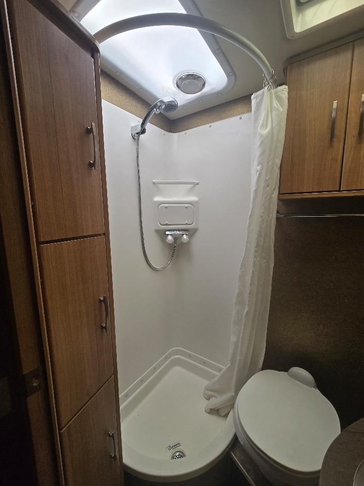 Winnebago Navion  2013