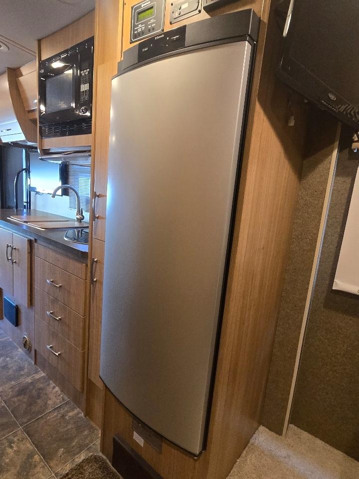 Winnebago Navion  2013