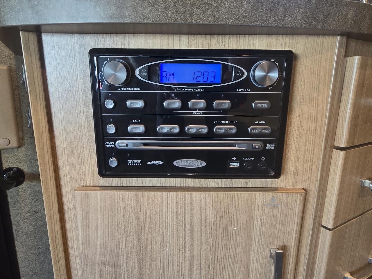 Winnebago Navion  2013