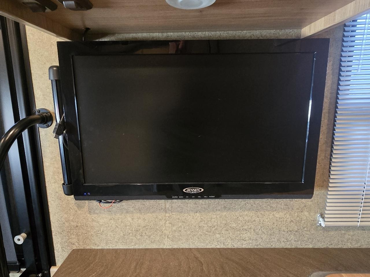 Winnebago Navion  2013