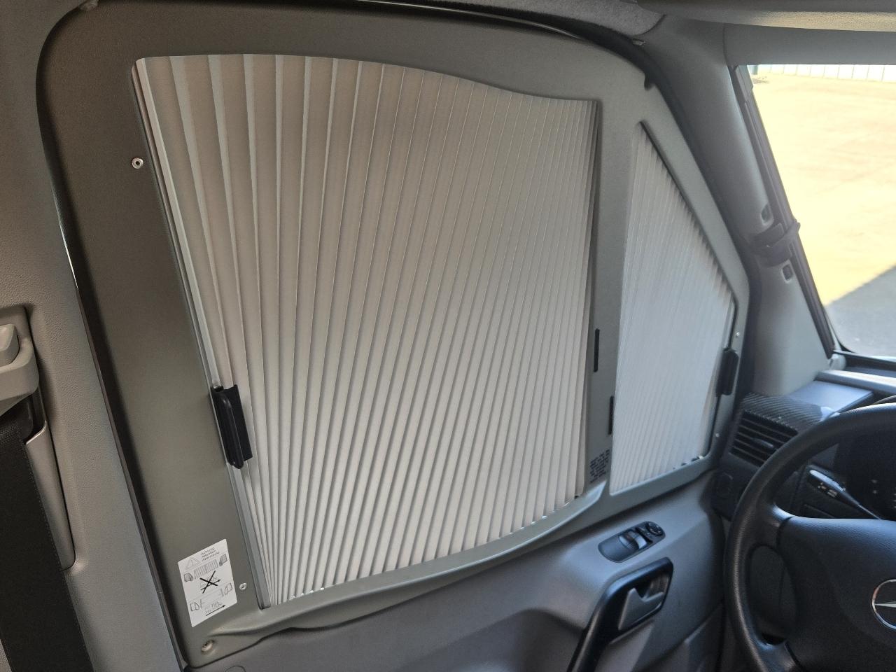 Winnebago Navion  2013
