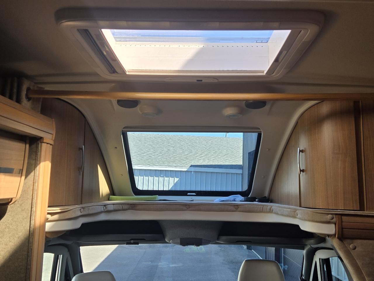 Winnebago Navion  2013