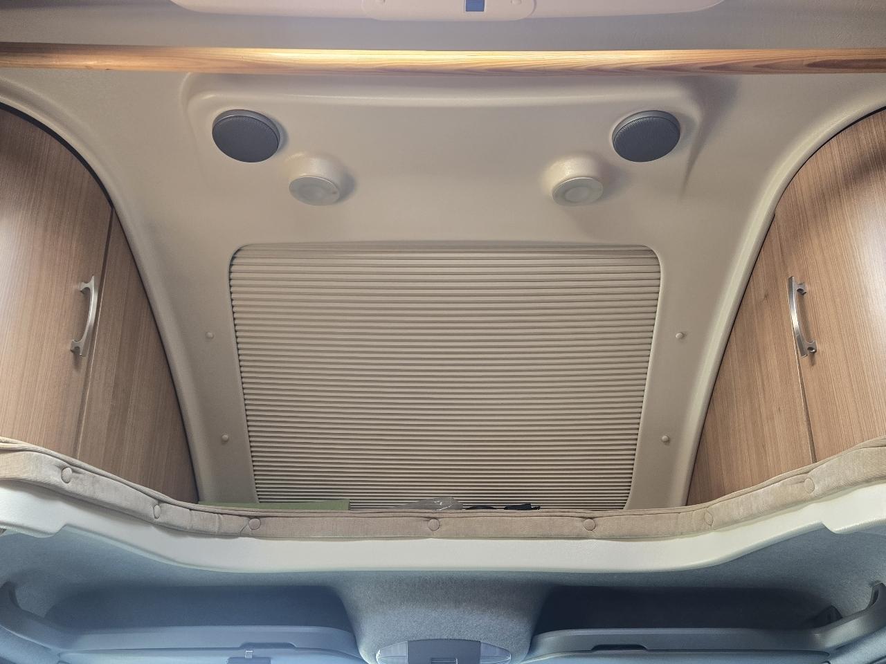 Winnebago Navion  2013