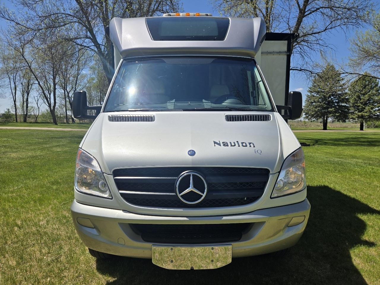 Winnebago Navion  2013