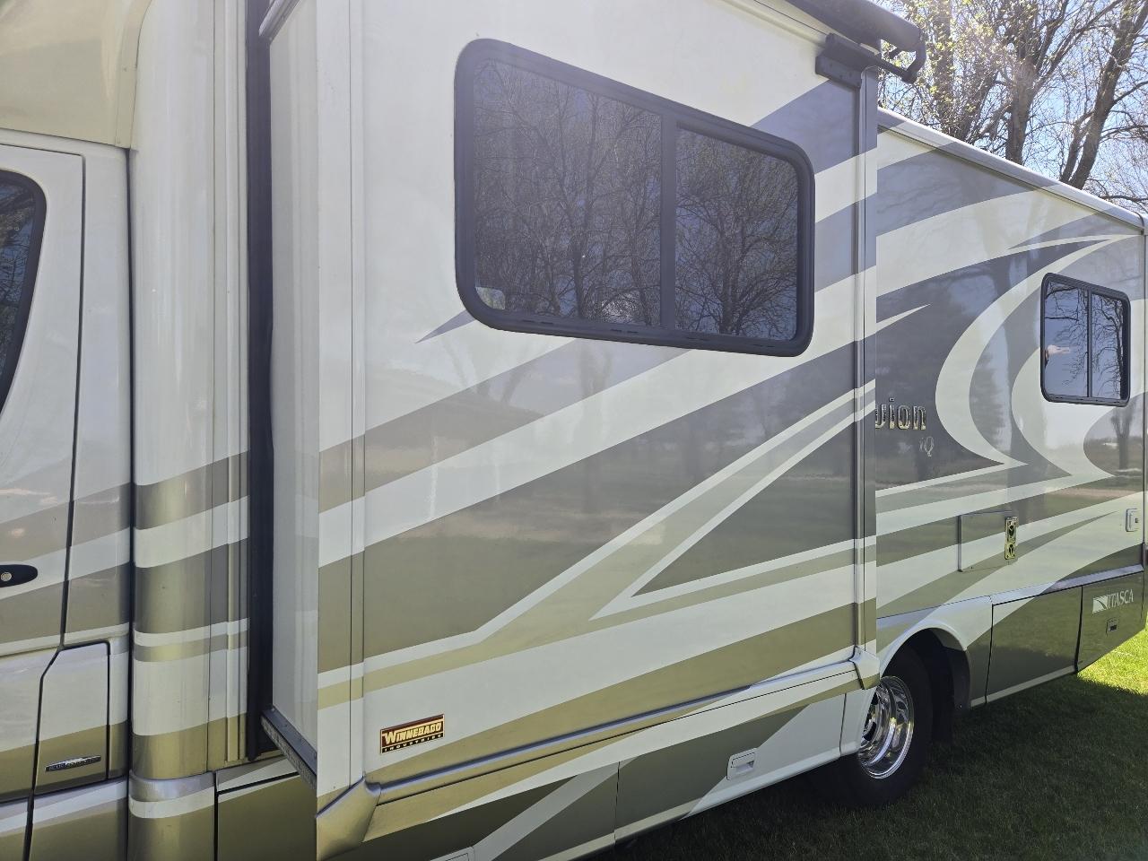 Winnebago Navion  2013