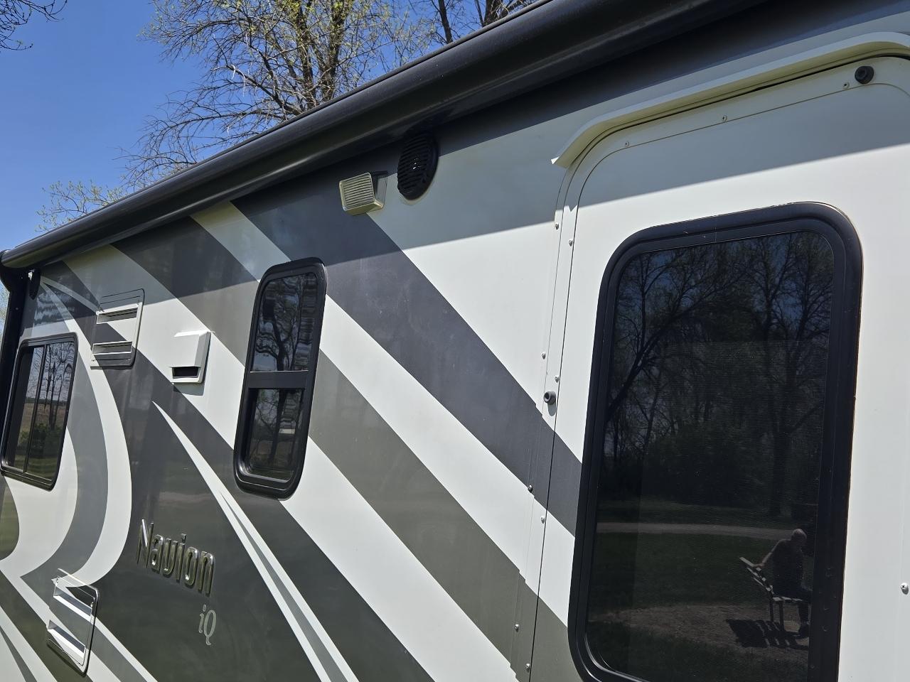 Winnebago Navion  2013