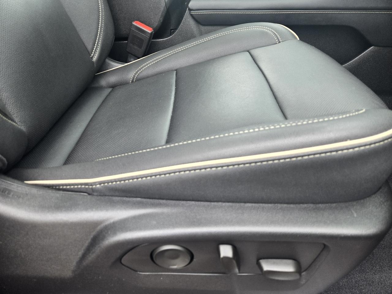 GMC Yukon XL 4WD 4dr SLT 2023