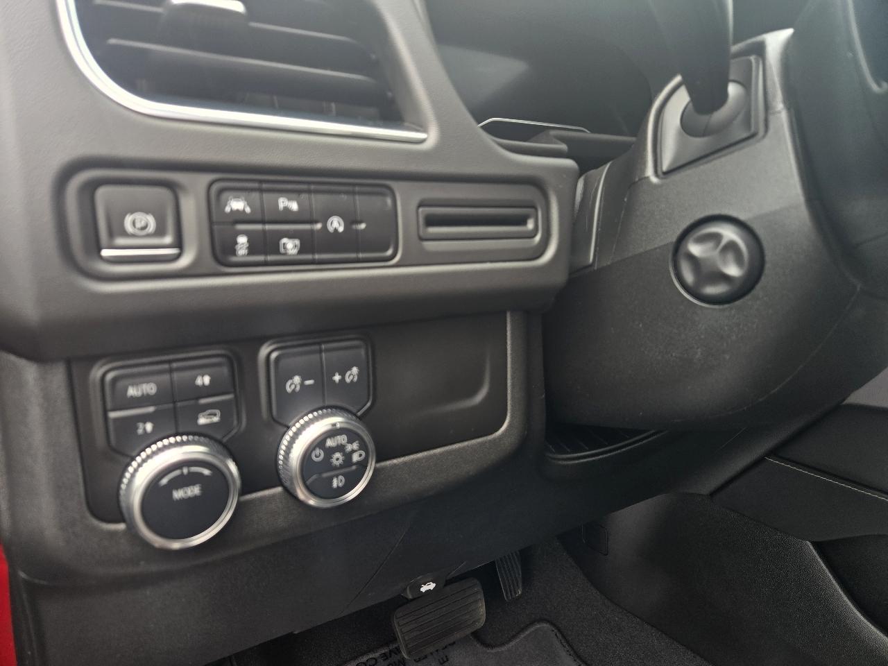 GMC Yukon XL 4WD 4dr SLT 2023