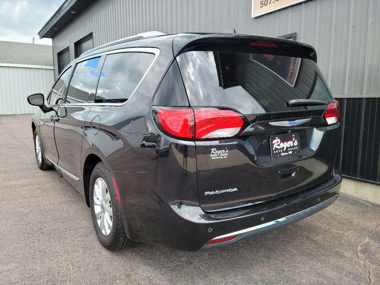 Chrysler Pacifica Touring L Plus FWD 2018