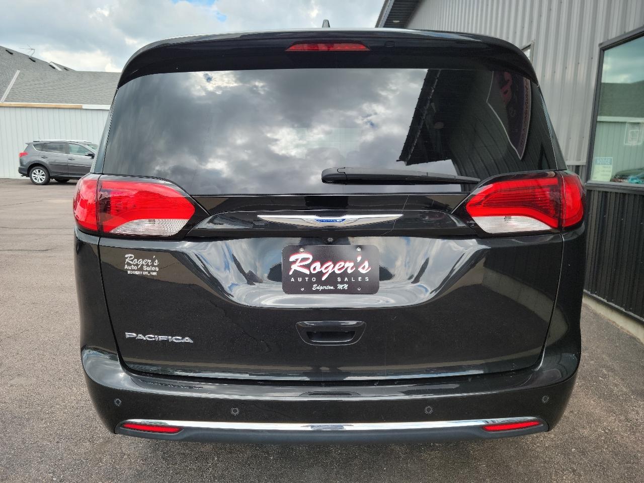 Chrysler Pacifica Touring L Plus FWD 2018