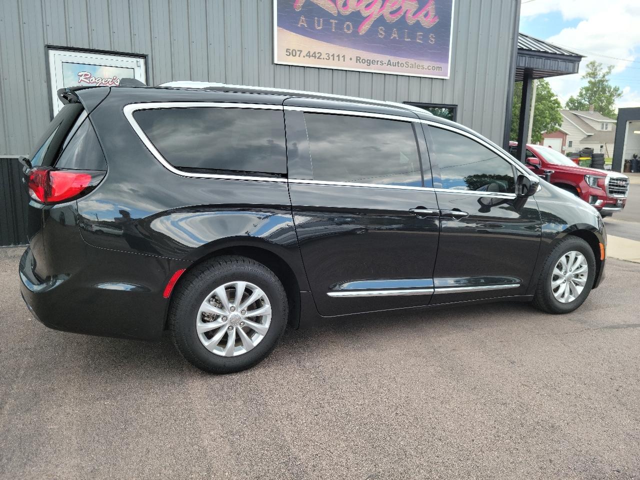 Chrysler Pacifica Touring L Plus FWD 2018