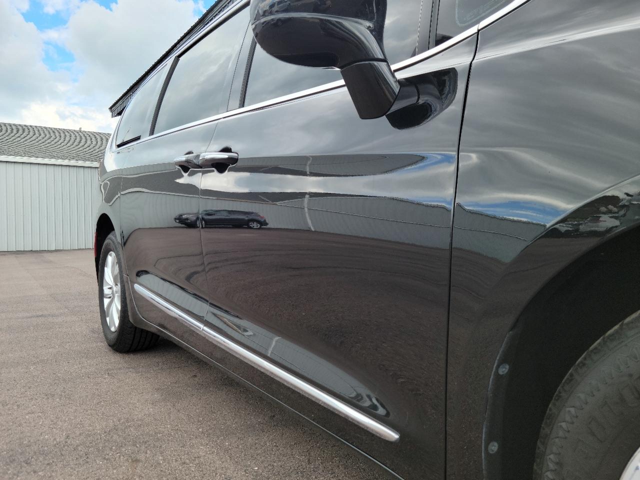 Chrysler Pacifica Touring L Plus FWD 2018