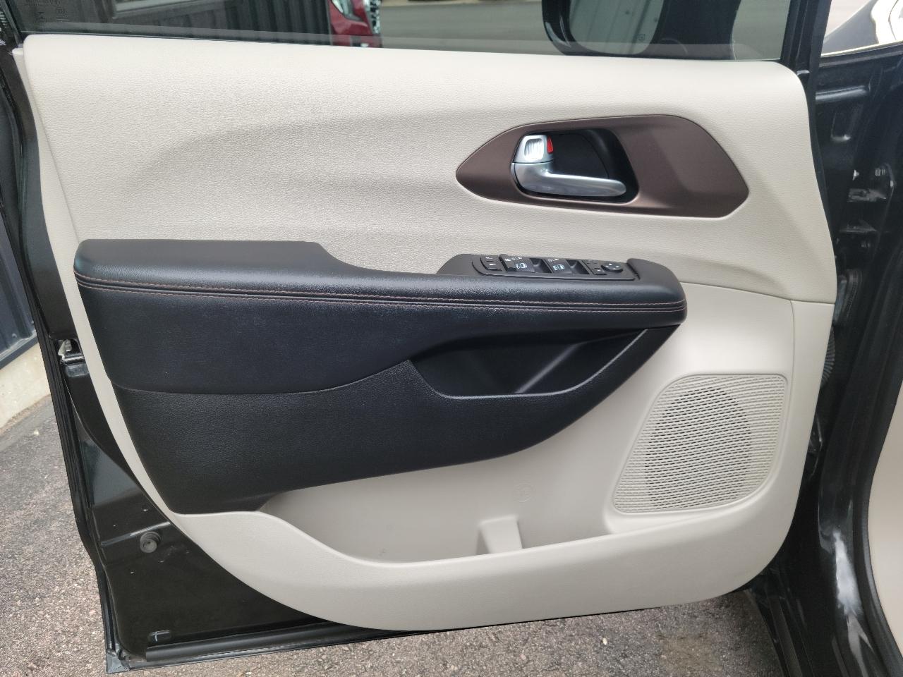 Chrysler Pacifica Touring L Plus FWD 2018