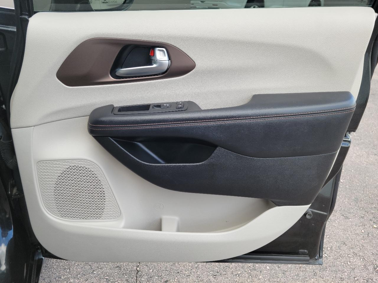 Chrysler Pacifica Touring L Plus FWD 2018