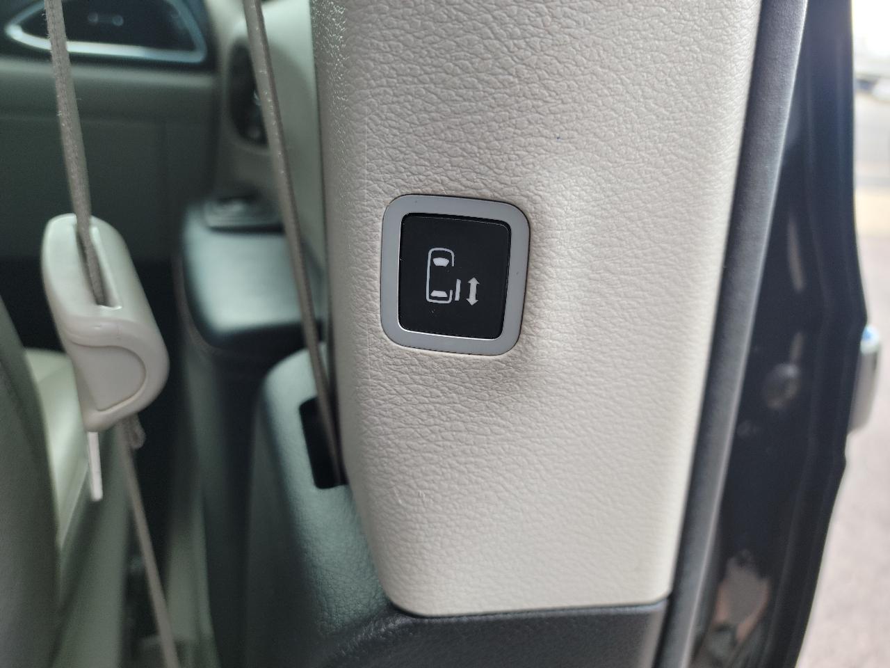 Chrysler Pacifica Touring L Plus FWD 2018