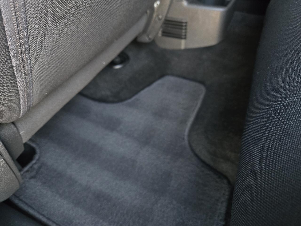 Jeep Liberty 4WD 4dr Sport 2011