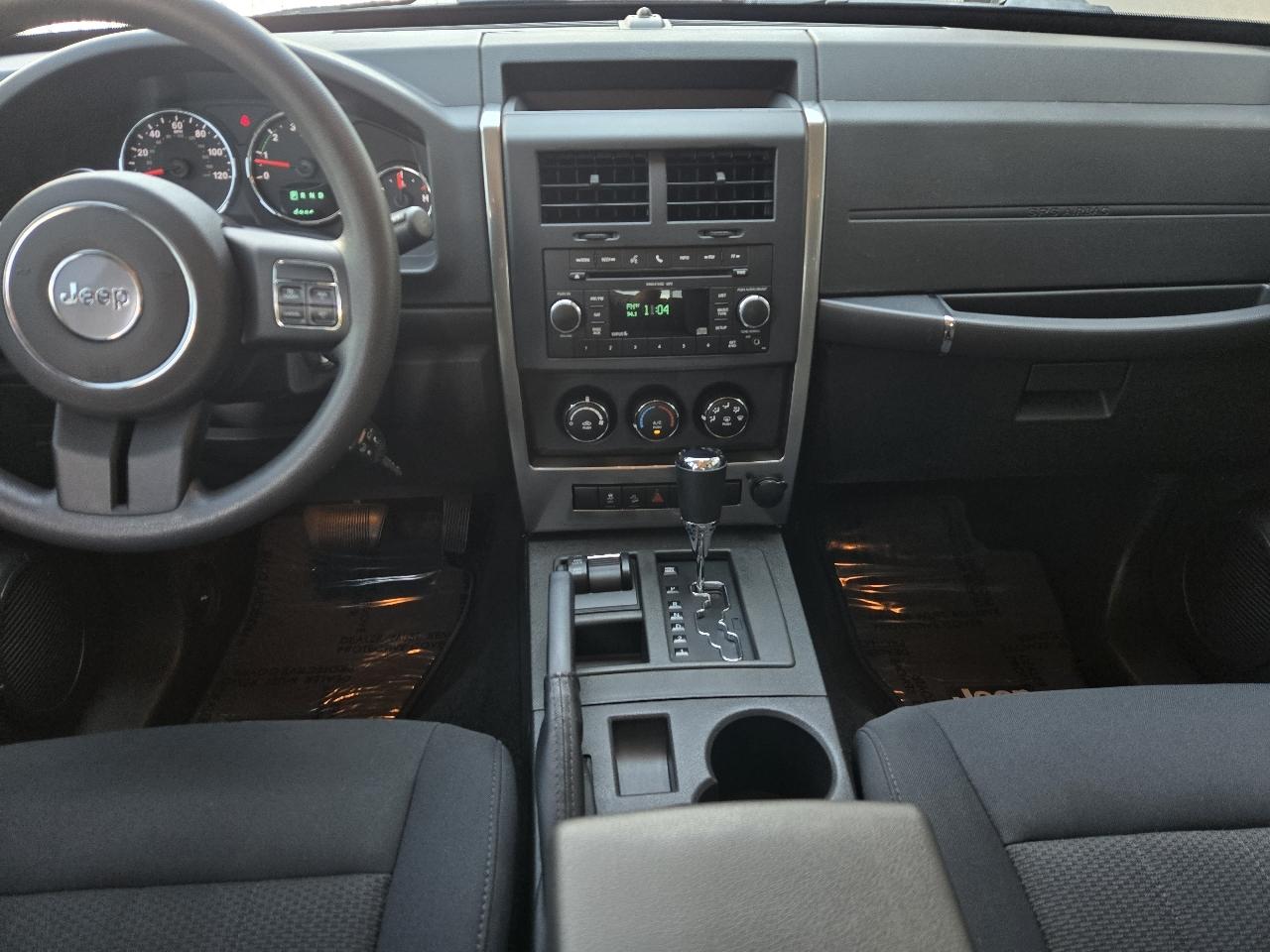 Jeep Liberty 4WD 4dr Sport 2011