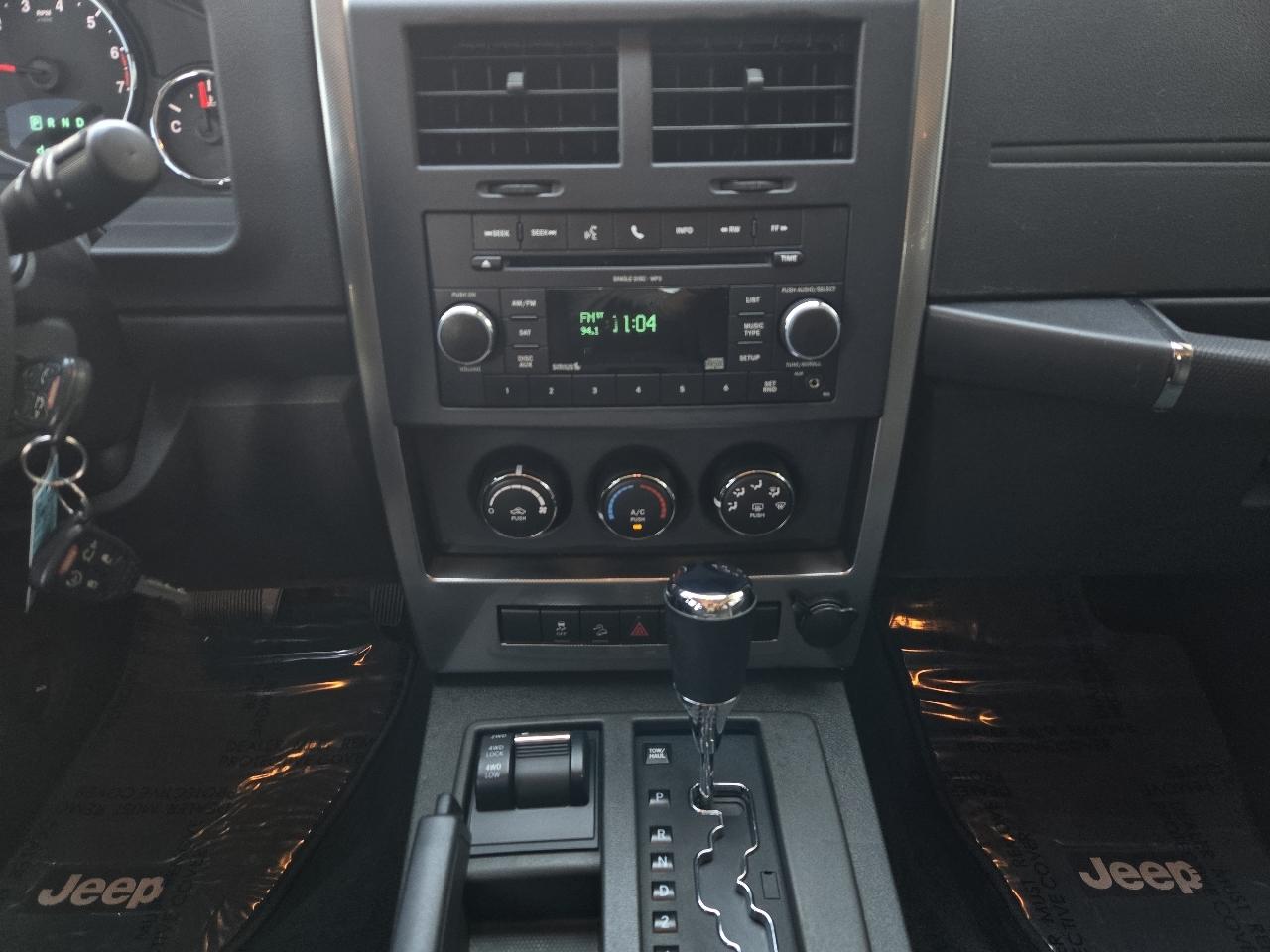 Jeep Liberty 4WD 4dr Sport 2011