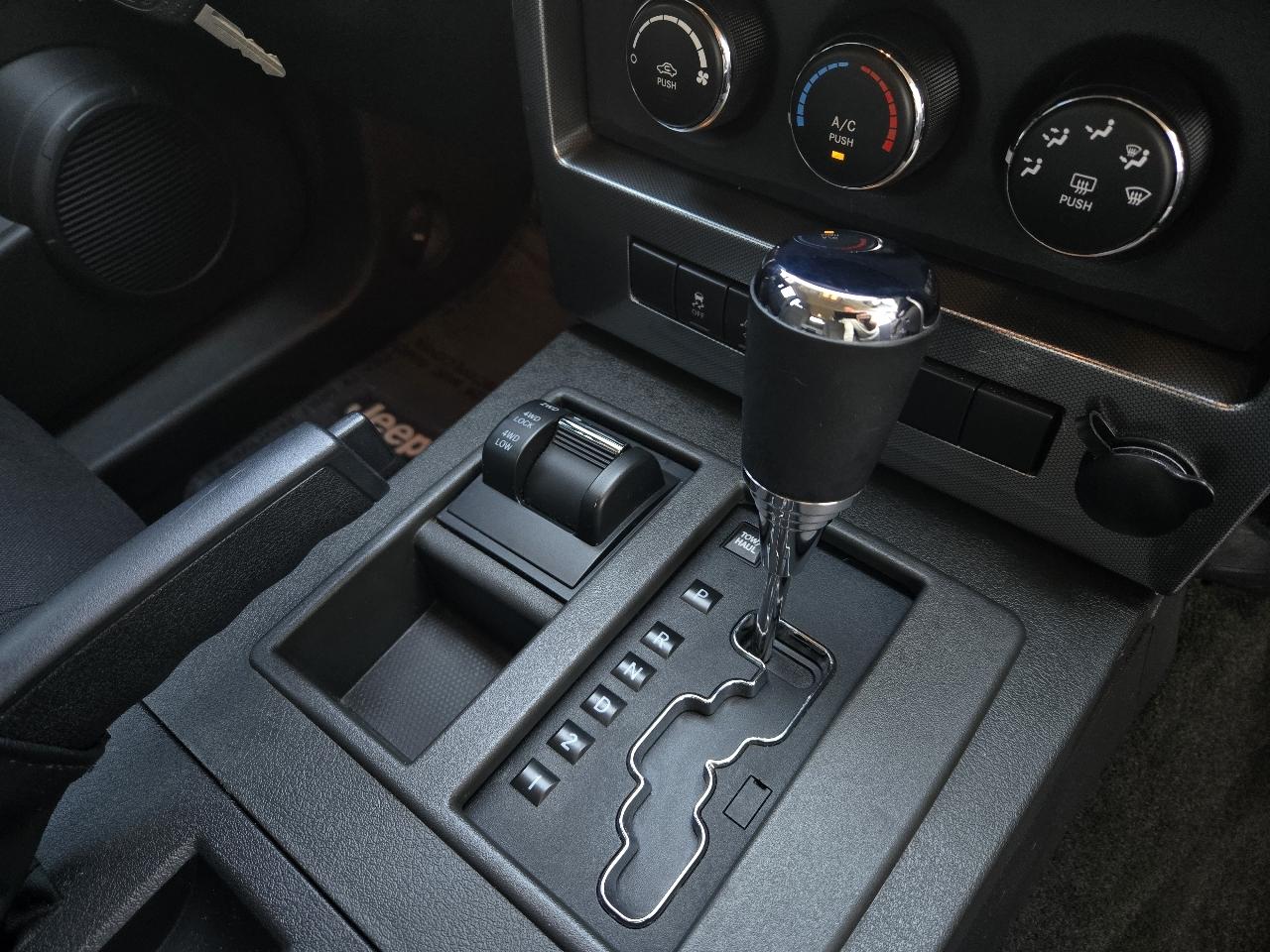 Jeep Liberty 4WD 4dr Sport 2011