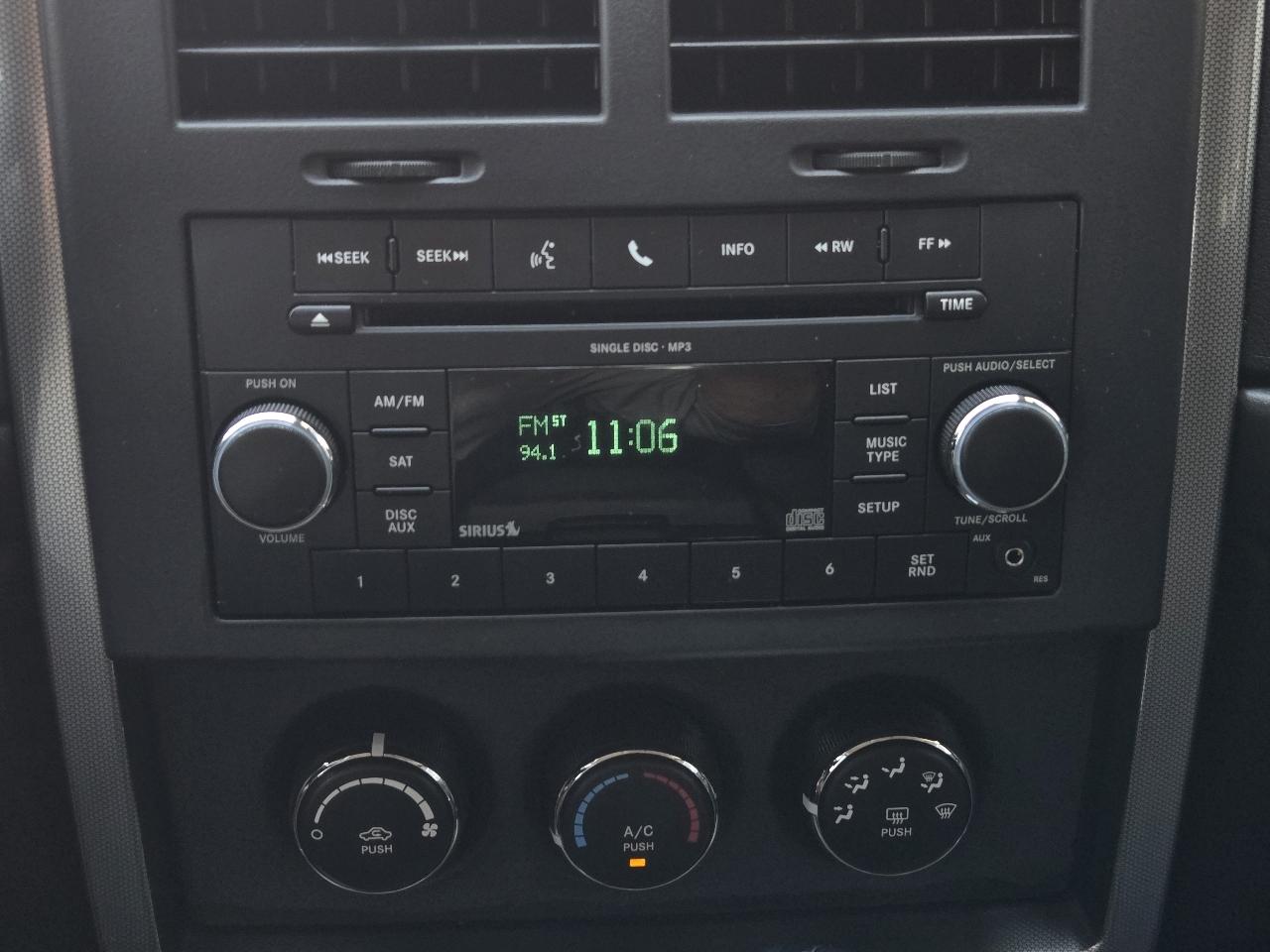Jeep Liberty 4WD 4dr Sport 2011