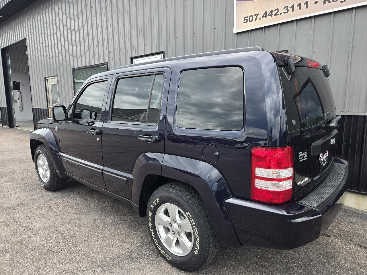 Jeep Liberty 4WD 4dr Sport 2011