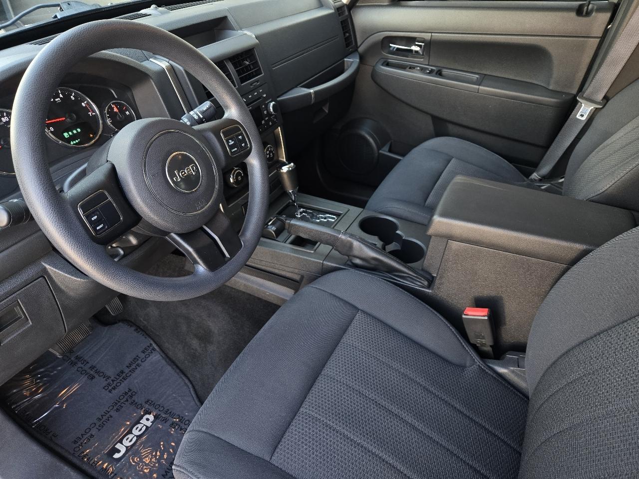 Jeep Liberty 4WD 4dr Sport 2011