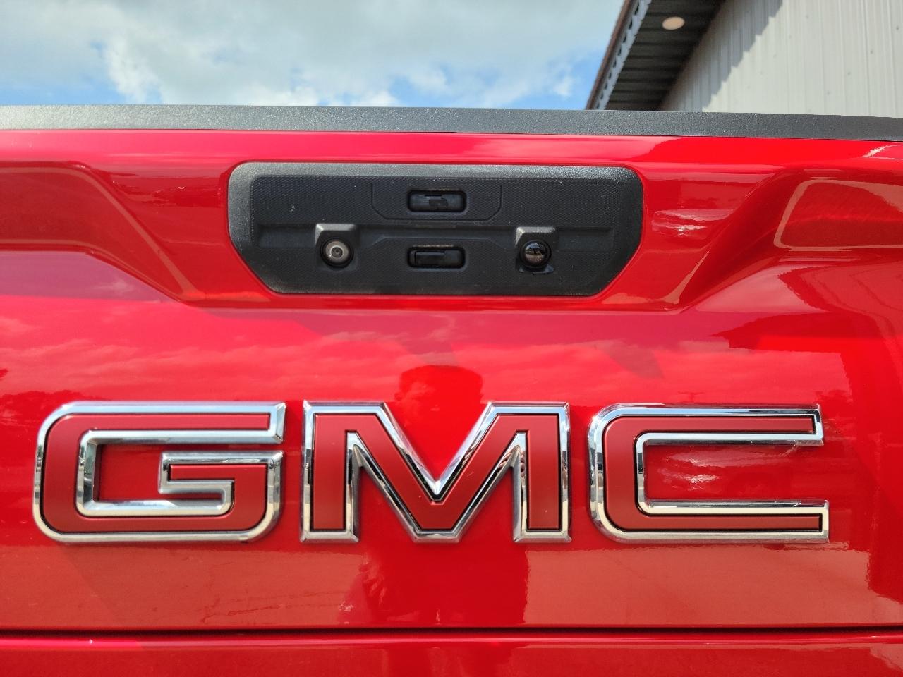 GMC Sierra 1500 4WD Crew Cab 147" AT4 2021