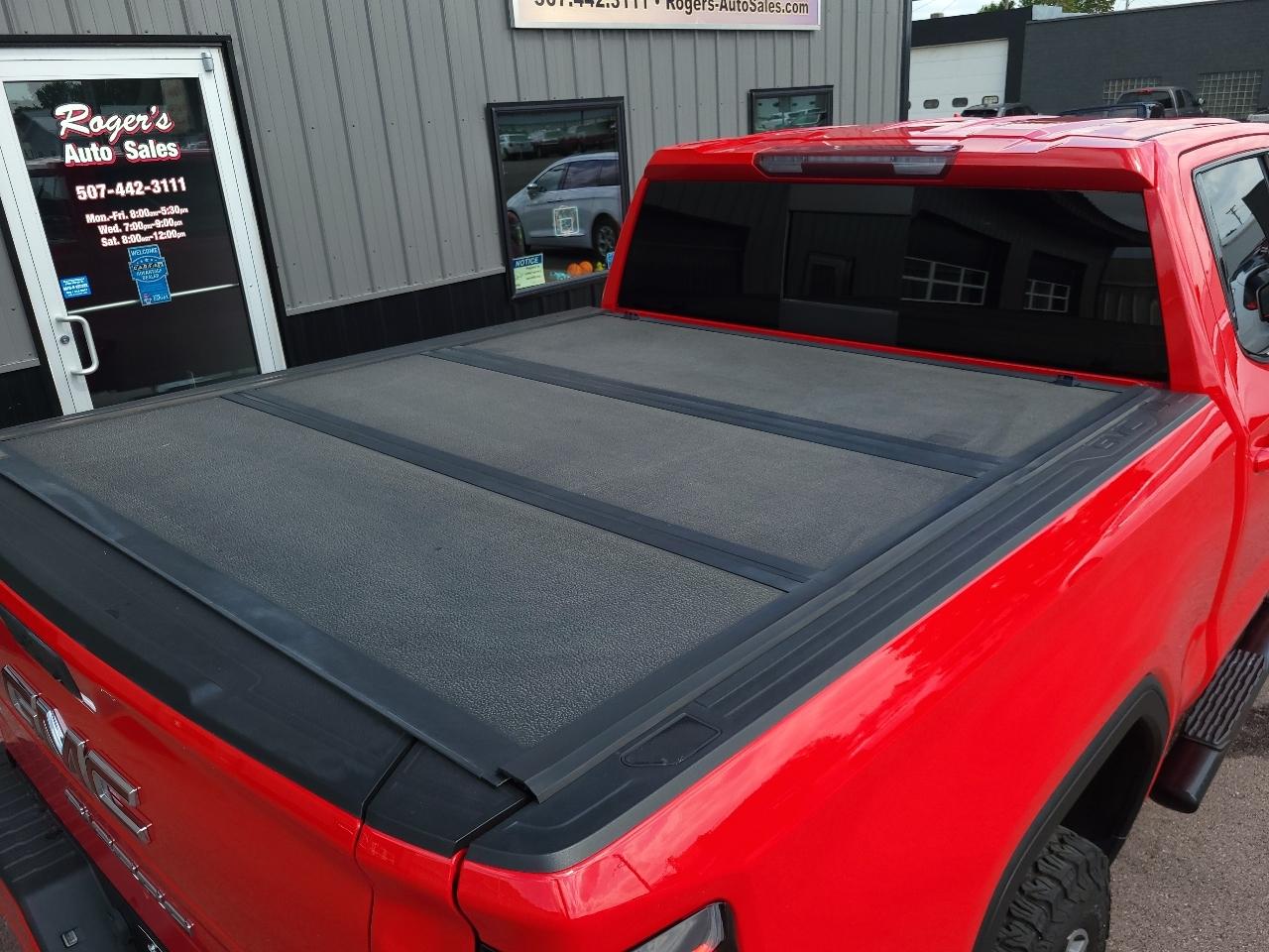 GMC Sierra 1500 4WD Crew Cab 147" AT4 2021